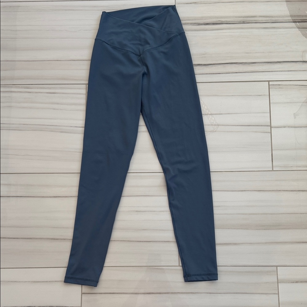 Pink Lily Blue Leggings